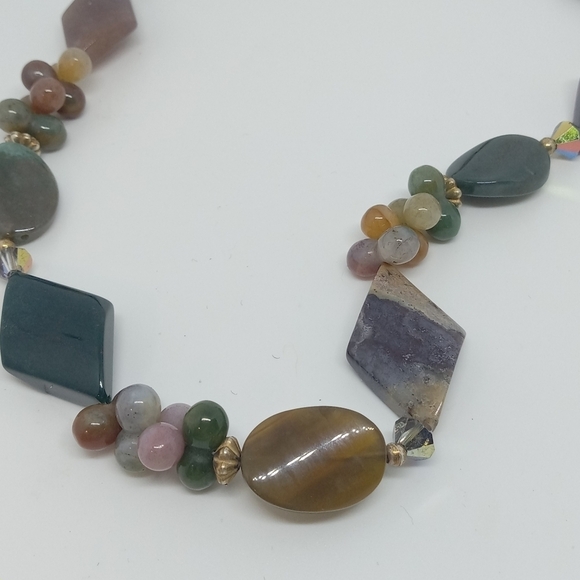 * handmade agate & jasper stones necklace    unique teardrop & diamond shapes - Picture 2 of 5